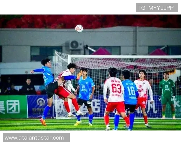 光脚球星的绿茵传奇与草根逆袭之路展现足球最质朴的力量